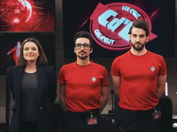 ‘Cos d’Elit’ y los Jordis reciben a Berta con los brazos abiertos ‘Cos d’Elit’ y los Jordis reciben a Berta con los brazos abiertos