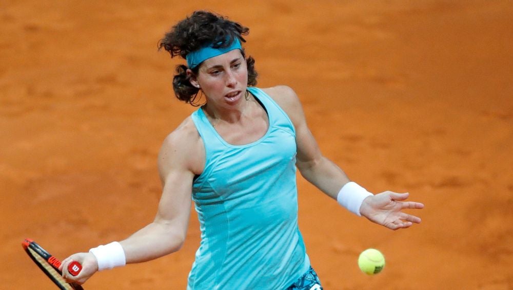 Carla Suárez, en acción ante Elina Svitolina