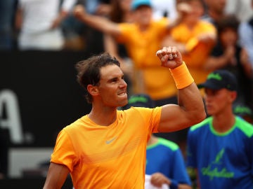 Nadal celebra su triunfo sobre Shapovalov