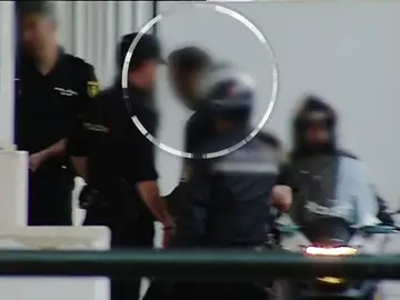 Pasa a disposición judicial el piloto de la lancha que embistió mortalmente a un niño en Algeciras Pasa a disposición judicial el piloto de la lancha que embistió mortalmente a un niño en Algeciras