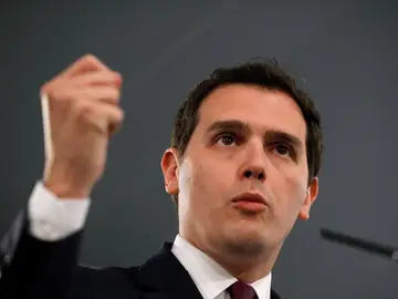 Albert Rivera en rueda de prensa Albert Rivera en rueda de prensa