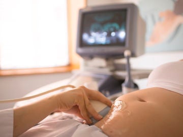 Unos 2.000 partos adelantados por razones no médicas para llegar a cobrar el cheque bebé