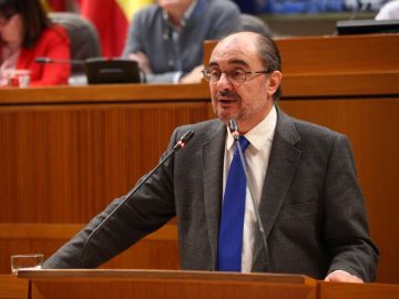 El presidente de Aragón, Javier Lambán, en el pleno