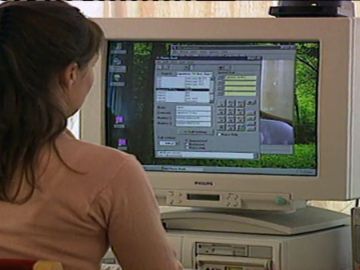 Los españoles pasan una media diaria de 5 horas y 20 minutos conectados a Internet Los españoles pasan una media diaria de 5 horas y 20 minutos conectados a Internet