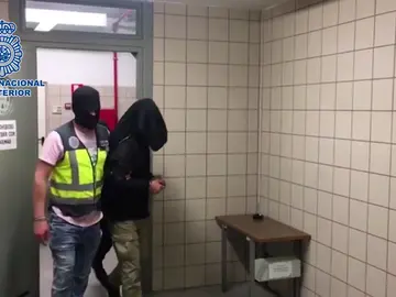 La Policía Nacional detiene en Terrassa a un hombre por su vinculación con el terrorismo yihadista La Policía Nacional detiene en Terrassa a un hombre por su vinculación con el terrorismo yihadista