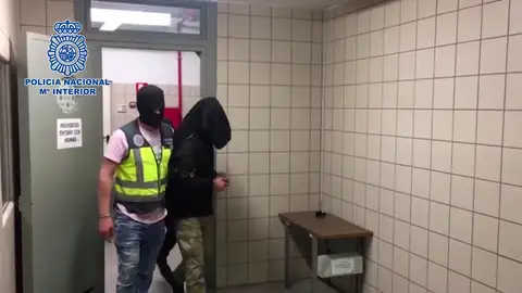 La Policía Nacional detiene en Terrassa a un hombre por su vinculación con el terrorismo yihadista La Policía Nacional detiene en Terrassa a un hombre por su vinculación con el terrorismo yihadista