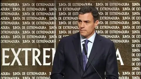 Pedro Sánchez advierte de que Torra es el "Le Pen español" al que hay que combatir desde la unidad Pedro Sánchez advierte de que Torra es el "Le Pen español" al que hay que combatir desde la unidad
