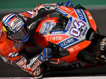Andrea Dovizioso, subido en su Ducati Andrea Dovizioso, subido en su Ducati
