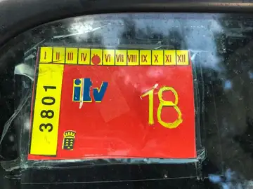 La pegatina manipulada de la ITV La pegatina manipulada de la ITV