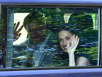 Meghan Markle y el príncipe Harry a su llegada a la recepción con Isabel II 