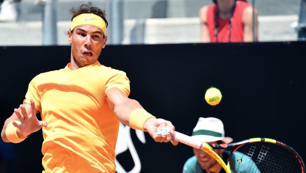 Rafa Nadal, en acción ante Fabio Fognini