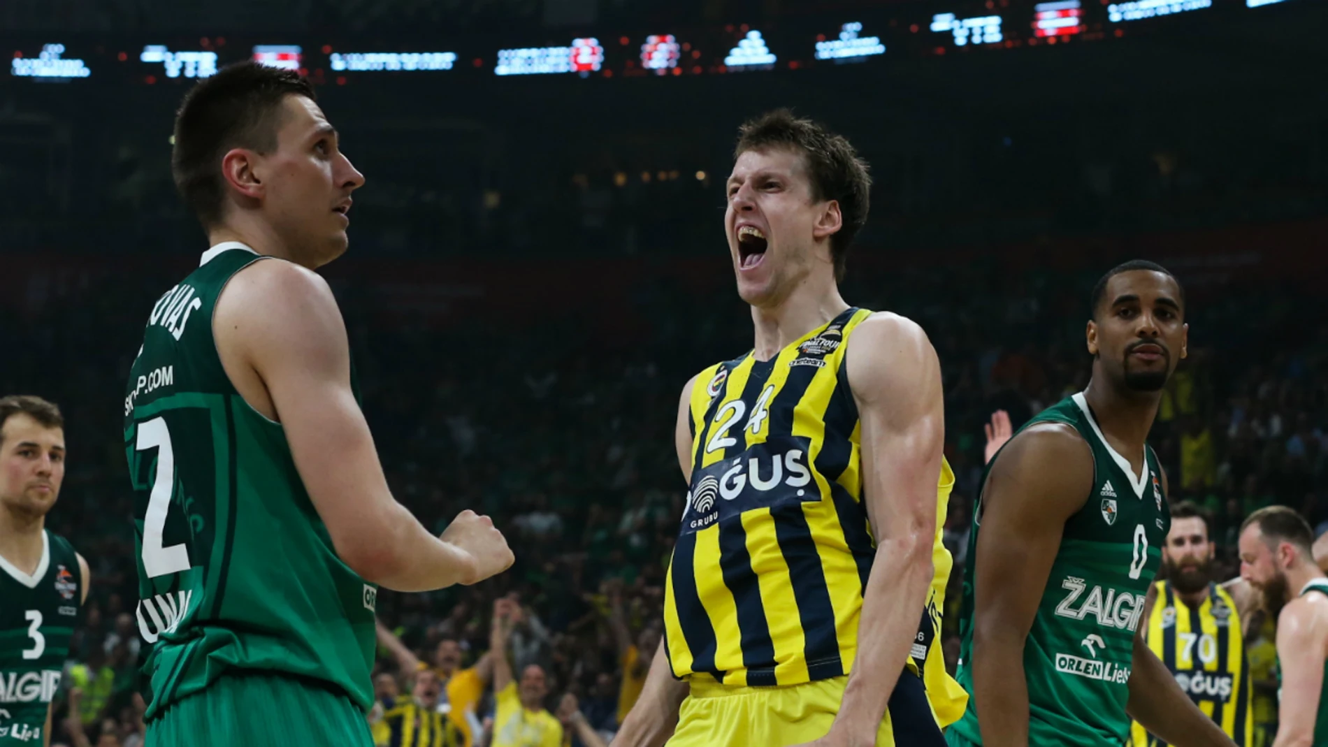Jan Vesely, del Fenerbahçe Jan Vesely, del Fenerbahçe