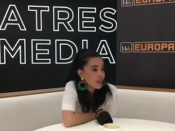 Beatriz Luengo confiesa cómo escribió "No me dejes caer", su dúo con Blas Cantó Beatriz Luengo confiesa cómo escribió "No me dejes caer", su dúo con Blas Cantó