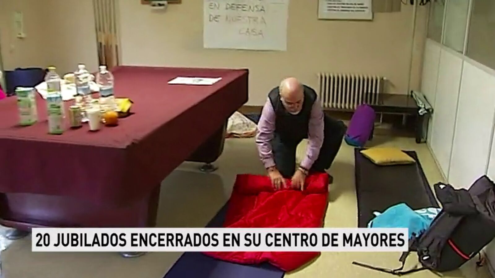 Veinte jubilados se encierran en su centro de mayores en Getxo