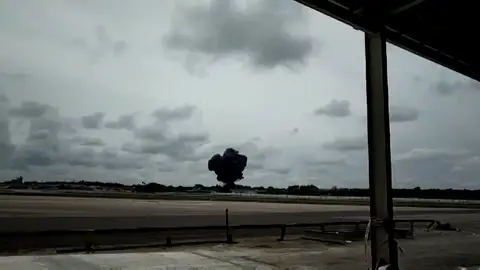 Lugar donde ocurrió el accidente de avión Testigos del accidente de avión en La Habana dicen que el Boeing 737 intentó volver al aeropuerto y chocó con cables de electricidad