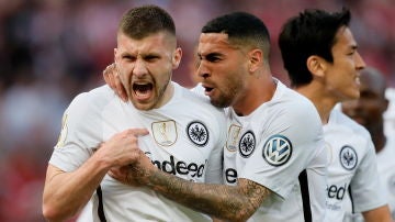 El Eintracht celebrando un gol