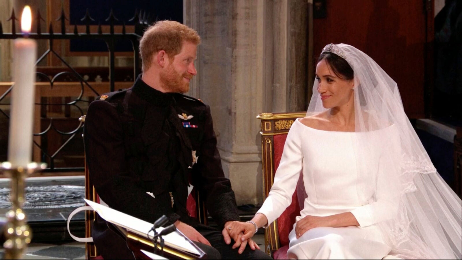 La cara del príncipe Harry al ver vestida de novia a Meghan Markle 