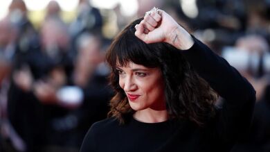 Asia Argento, la primera actriz en denunciar a Harvey Weinstein, acusada de abuso sexual por un menor