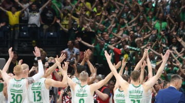 Zalgiris Kaunas celebrando la victoria