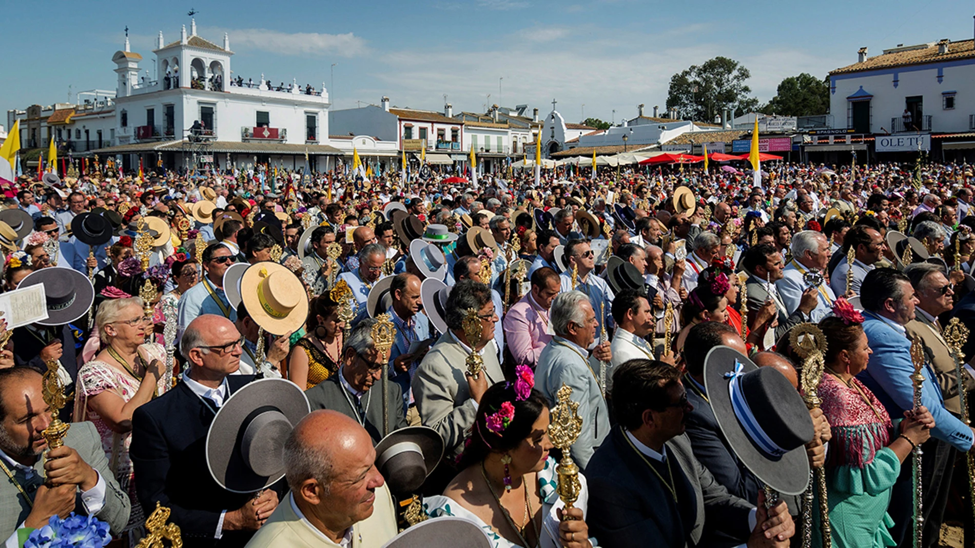 Misa de romeros en El Rocío Misa de romeros en El Rocío