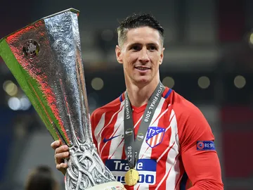 Fernando Torres, con la Europa League Fernando Torres, con la Europa League
