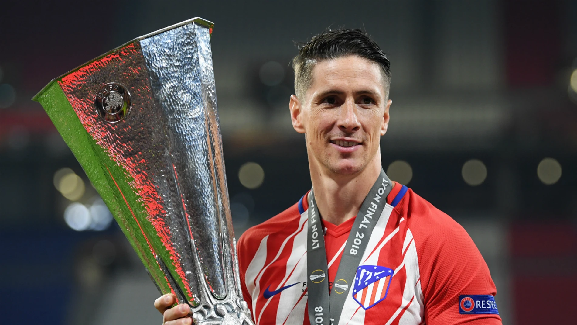 Fernando Torres, con la Europa League Fernando Torres, con la Europa League