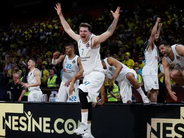 Luka Doncic celebra la Euroliga lograda por el Real Madrid Luka Doncic celebra la Euroliga lograda por el Real Madrid
