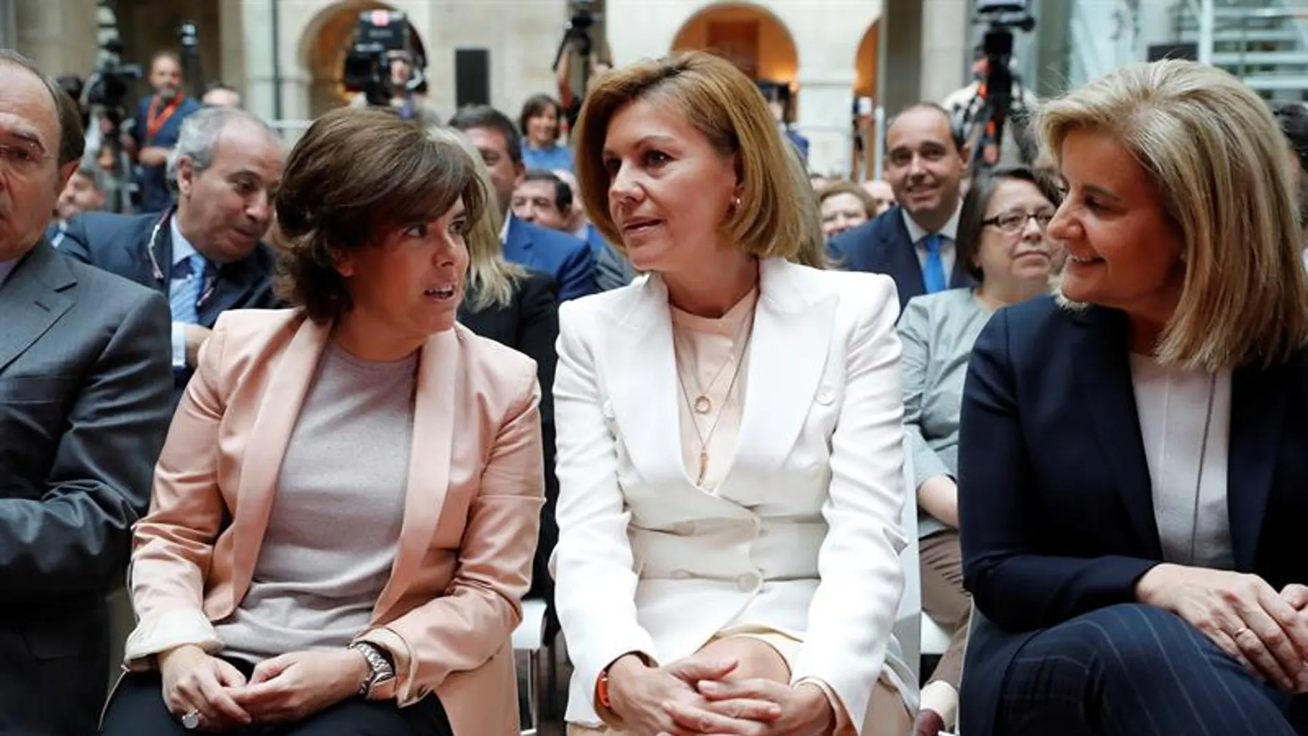 Sáenz de Santamaría, Cospedal y Báñez Sáenz de Santamaría, Cospedal y Báñez
