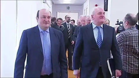 El PNV esperará al "último minuto" para decidir su voto a los presupuestos El PNV esperará al "último minuto" para decidir su voto a los presupuestos