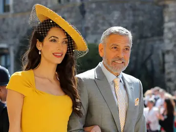 George y Amal Clooney en la boda de Meghan Markle y el príncipe Harry George y Amal Clooney en la boda de Meghan Markle y el príncipe Harry