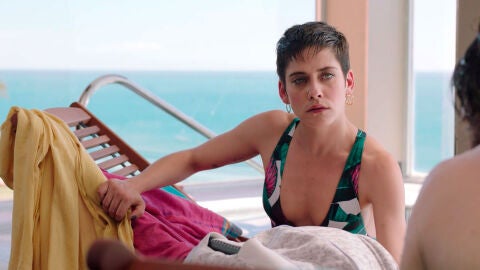 Carmen y su bordería conocen a Yago