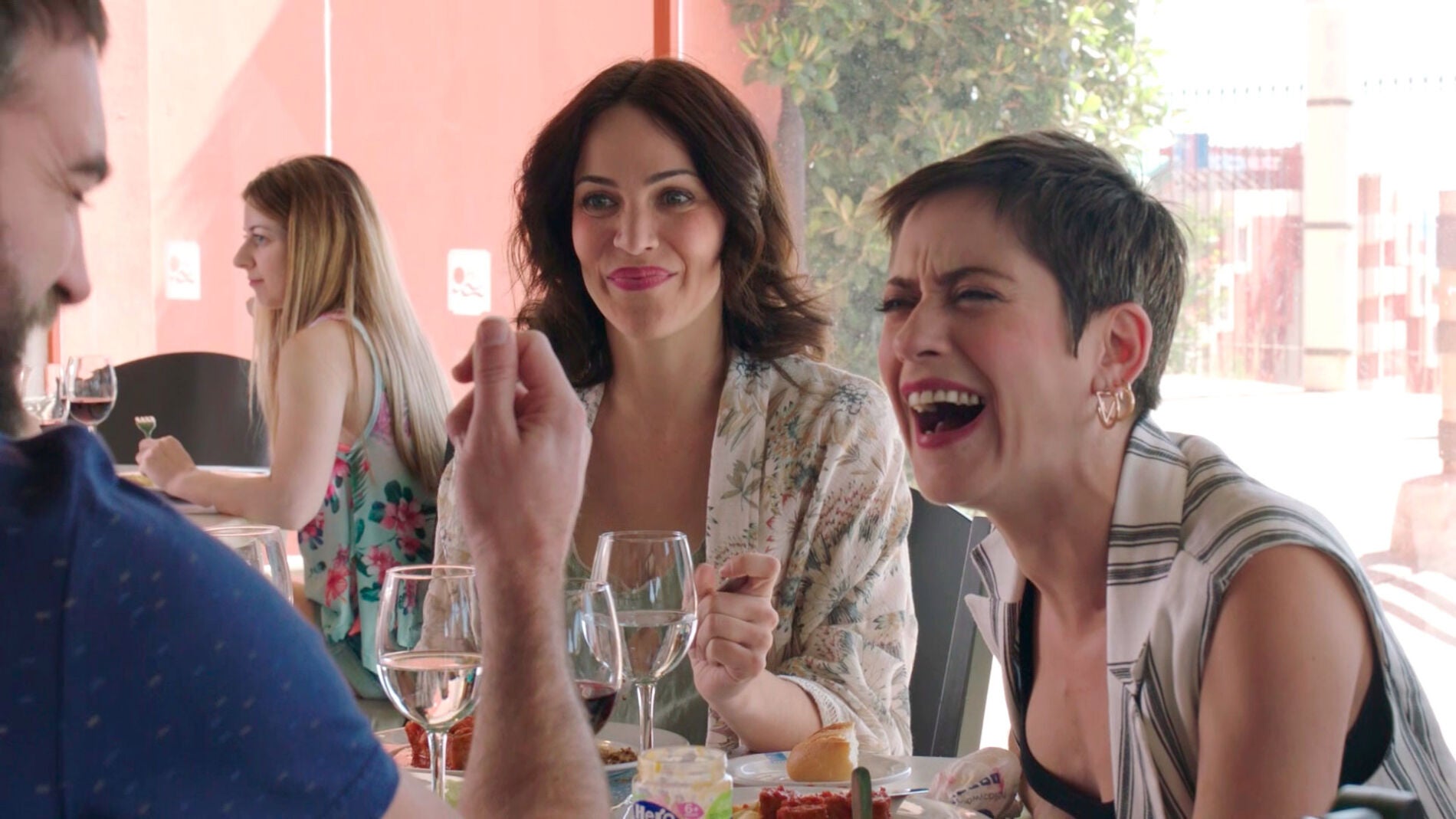 Complicidad de I&ntilde;aki y Carmen ante la triste mirada de Gotzone