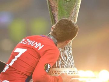 Griezmann besa la Europa League
