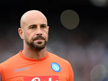 Pepe Reina, en un partido ante el Nápoles Pepe Reina, en un partido ante el Nápoles