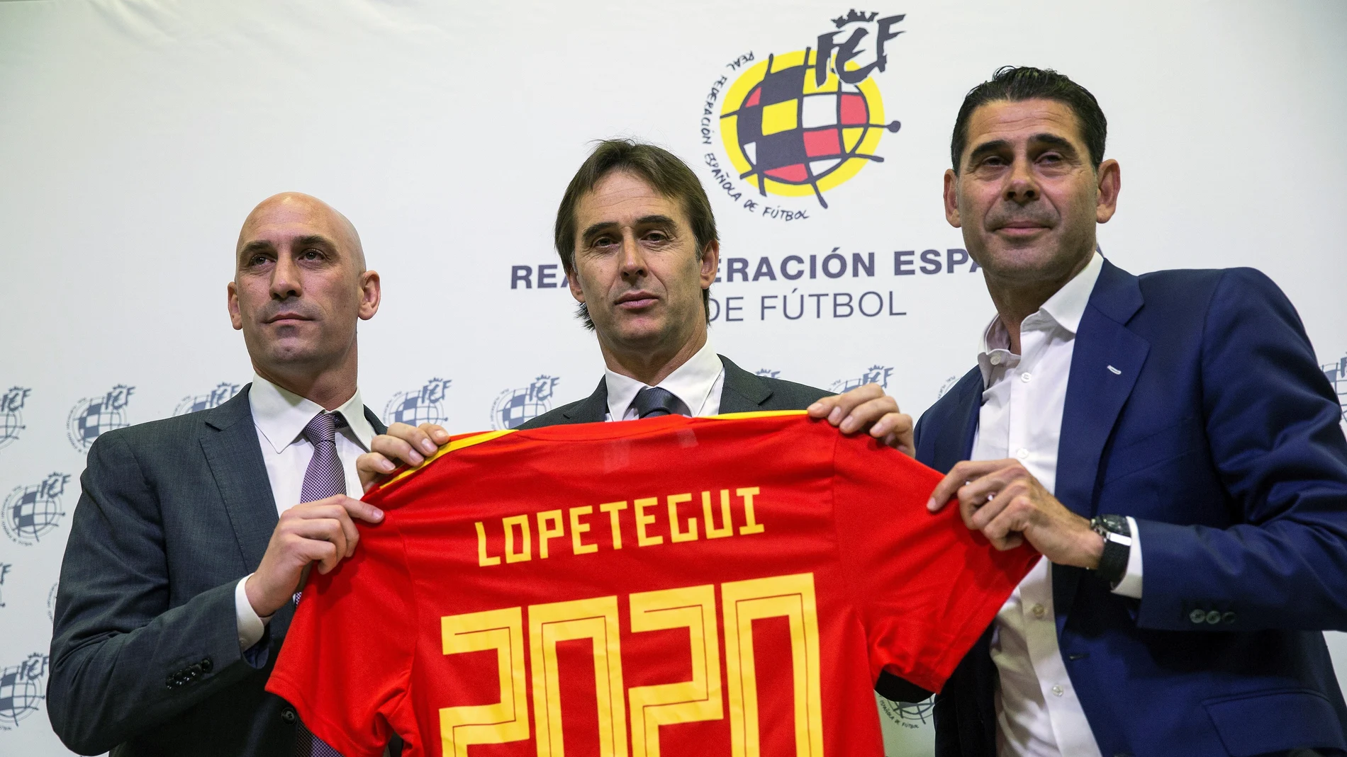 Lopetegui, en su acto de renovación junto a Rubiales y Hierro Lopetegui, en su acto de renovación junto a Rubiales y Hierro