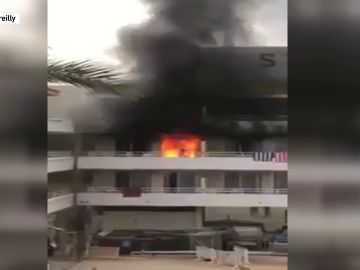 Detenidos cuatro turistas británicos por incendiar un hotel de Magaluf cuando pretendían gastar una broma
