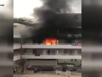Detenidos cuatro turistas británicos por incendiar un hotel de Magaluf cuando pretendían gastar una broma Detenidos cuatro turistas británicos por incendiar un hotel de Magaluf cuando pretendían gastar una broma