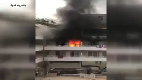 Detenidos cuatro turistas británicos por incendiar un hotel de Magaluf cuando pretendían gastar una broma Detenidos cuatro turistas británicos por incendiar un hotel de Magaluf cuando pretendían gastar una broma