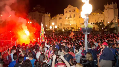 Aficionados del Huesca celebran al asecenso a Primera del equipo Aficionados del Huesca celebran al asecenso a Primera del equipo