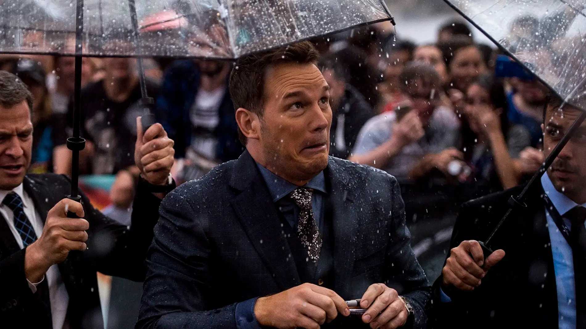 Chris Pratt bajo la lluvia de Madrid