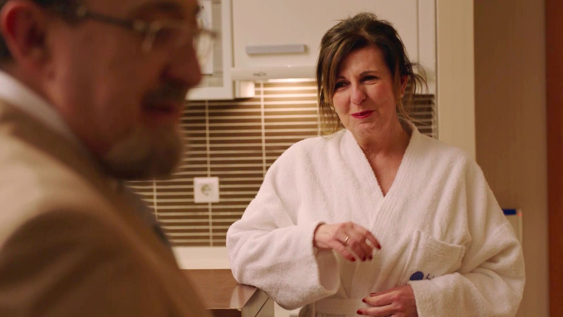 Maribel Salas se parte de risa con el olor a pies de Sabino