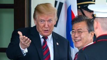 El presidente de Estados Unidos, Donald Trump, recibe a su homólogo surcoreano, Jae-in, en la Casa Blanca en Washington