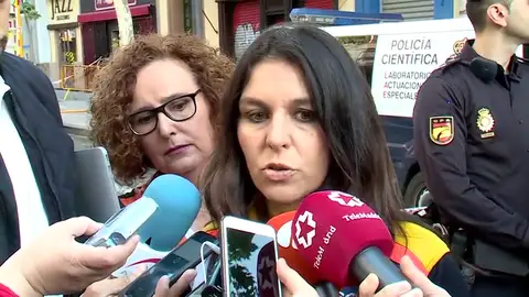 Cerca de 50 bomberos continúan con las labores de búsqueda de los dos obreros desaparecidos tras casi 14 horas Cerca de 50 bomberos continúan con las labores de búsqueda de los dos obreros desaparecidos tras casi 14 horas