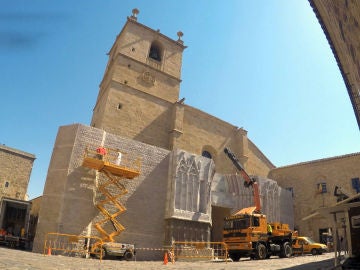 La increíble réplica de ‘La Catedral’ que invadió Cáceres: “Está muy bien hecho” 
