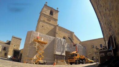 La increíble réplica de ‘La Catedral’ que invadió Cáceres: “Está muy bien hecho” 