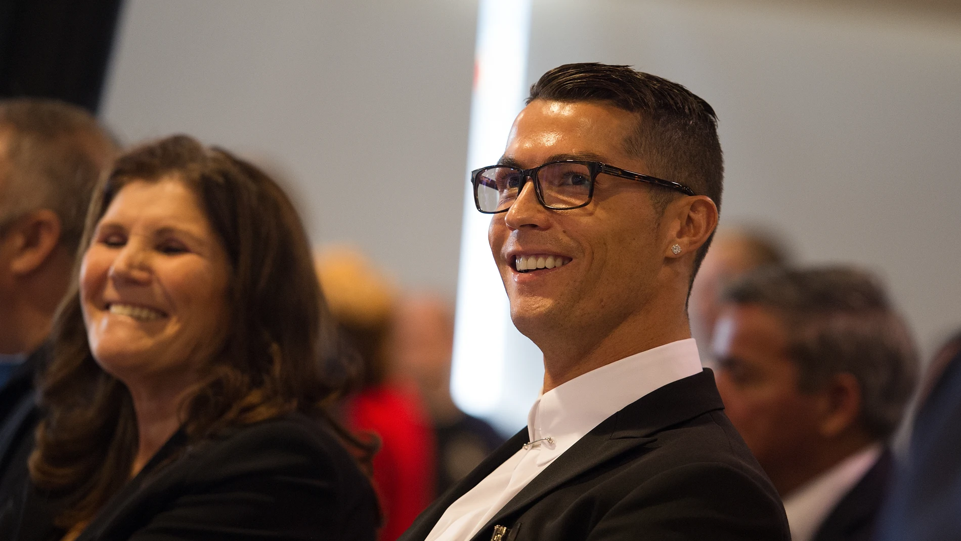 Cristiano Ronaldo junto a su madre Cristiano Ronaldo junto a su madre