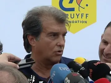 El dardo de Laporta a Ramos tras la lesión de Salah: "Fue muy hábil, supo leer el partido" El dardo de Laporta a Ramos tras la lesión de Salah: "Fue muy hábil, supo leer el partido"