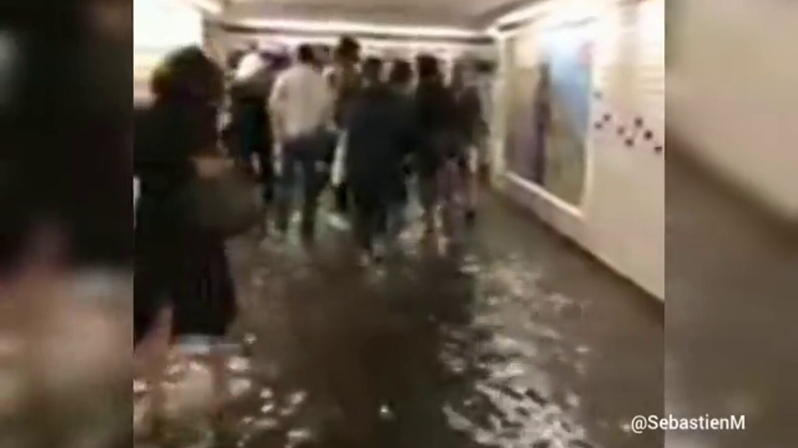 Las fuertes lluvias obligan a cerrar varias estaciones de Metro de París