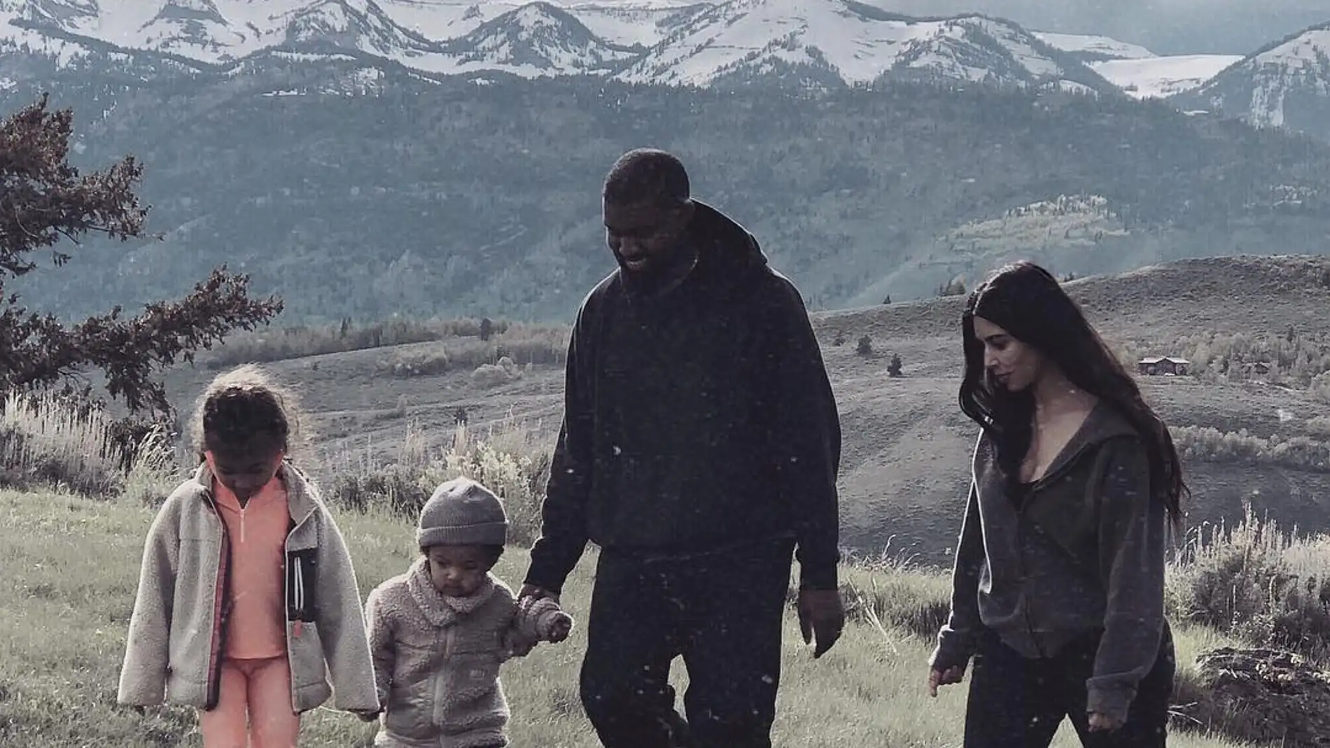 Kim Kardashian junto a su familia