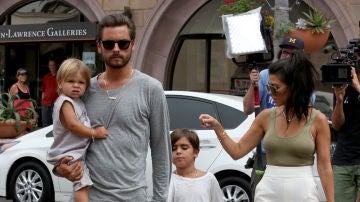 Scott Disick y Kourtney Kardashian junto a sus hijos